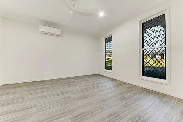Fourth view of Homely house listing, 4 Lindsay Lane, Lammermoor QLD 4703
