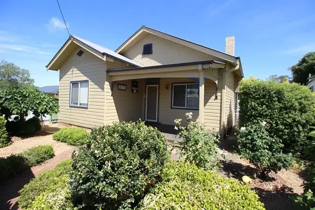 117 Thompson Street, Cootamundra NSW 2590