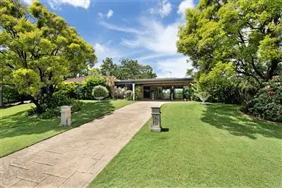 27 Canterbury Chase, Ashmore QLD 4214