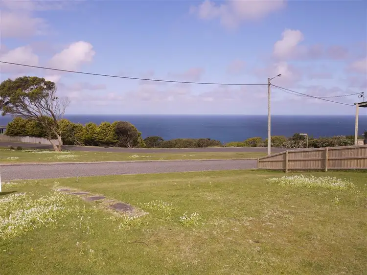 5 Sassafras Street, Grassy TAS 7256