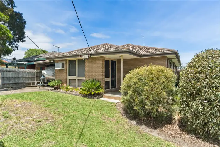 Main view of Homely unit listing, 1/18 Lucerne Avenue, Mornington VIC 3931