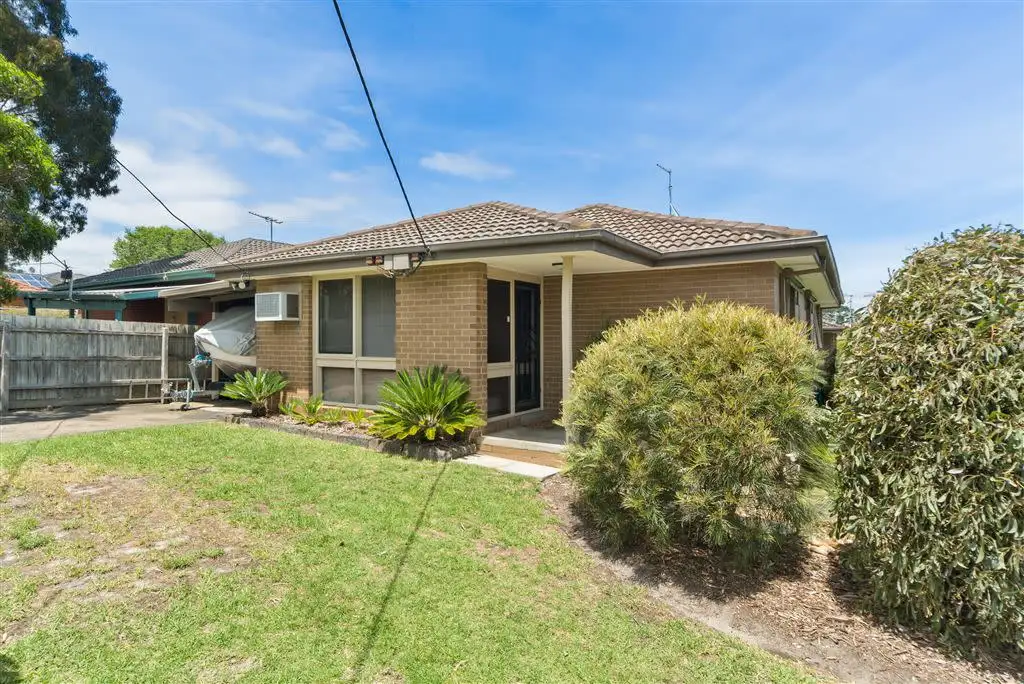Main view of Homely unit listing, 1/18 Lucerne Avenue, Mornington VIC 3931