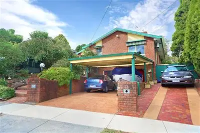 Second view of Homely house listing, 17 Gwyn Rise, Vermont South VIC 3133