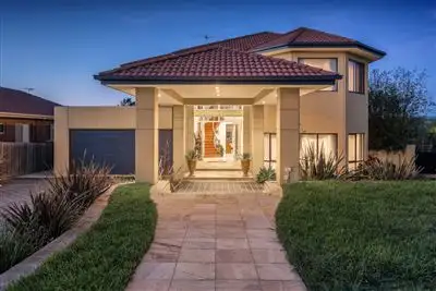 2 West Vista Place, Narre Warren North VIC 3804