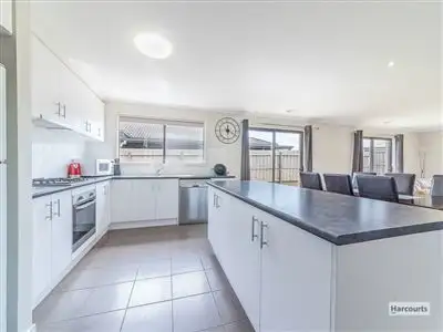 Fourth view of Homely house listing, 8 Chiswick Crescent, Drouin VIC 3818