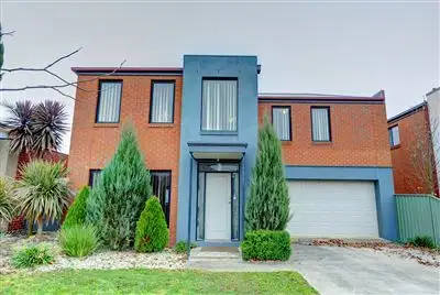 10 Ayrvale Avenue, Lake Gardens VIC 3355