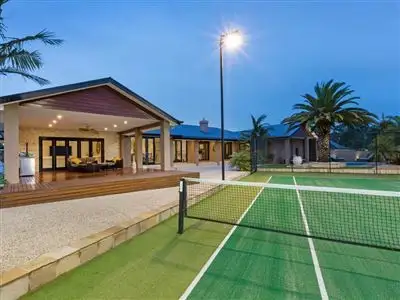 8 Kirkstall Close, Frankston South VIC 3199