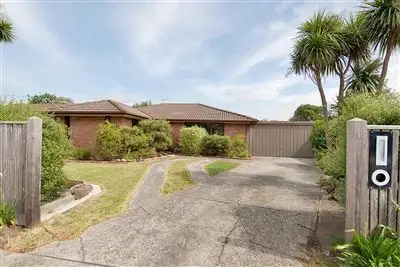 10 Kirkwood Ave, Seaford VIC 3198