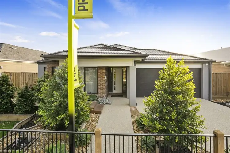 13 Newmarket Parade, Mickleham VIC 3064