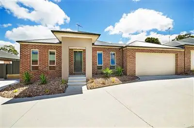 Main view of Homely townhouse listing, 4/4 Reta Close, Leopold VIC