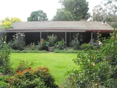 35 Binowee Road, Cootamundra NSW