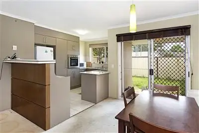 8/128 Benowa Road, Southport QLD 4215