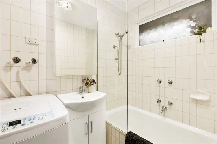Fourth view of Homely villa listing, 2/39 Martin Street, Thornbury VIC 3071
