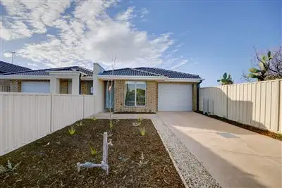 Main view of Homely townhouse listing, 2/26 Banfield Street, Bell Park VIC 3215