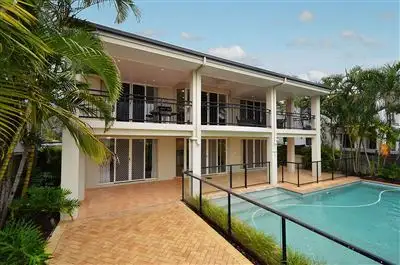 10 Gloucester Street, Highgate Hill QLD 4101