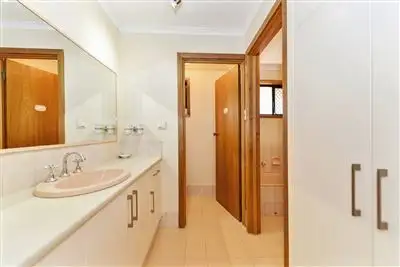 Fifth view of Homely house listing, 20 Eloise Avenue, Hallett Cove SA 5158
