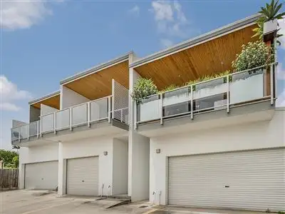 2/55 Douglas street