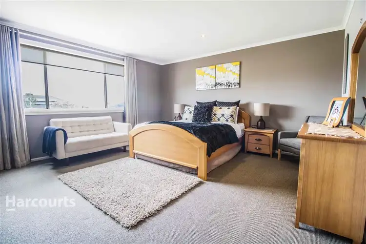 Third view of Homely house listing, 5 Selwyn Close, Caroline Springs VIC 3023