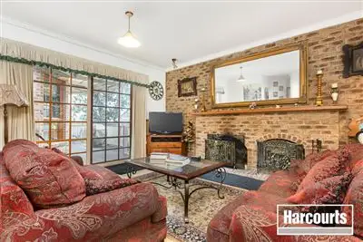 Second view of Homely house listing, 3 Glover Court, Berwick VIC 3806