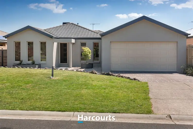 38 Rodlarni Crescent, Berwick VIC 3806