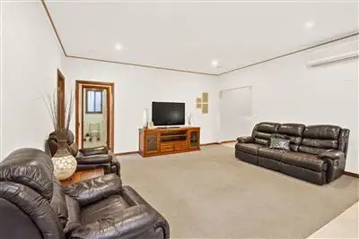 Fifth view of Homely house listing, 2 Catherine Court, Brown Hill VIC 3350
