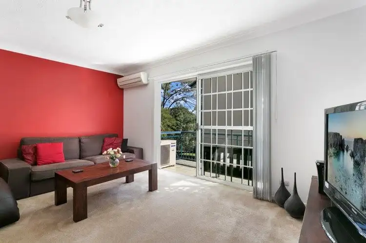 2/4 Moore Street, Taringa QLD 4068