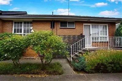 Main view of Homely unit listing, 2/4 Waverley Road, Chadstone VIC 3148