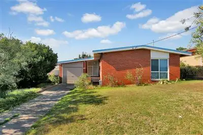 Second view of Homely house listing, 19 Avon Crescent, Viveash WA 6056