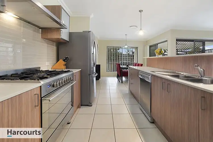 27 Swan Parade, Warner QLD 4500