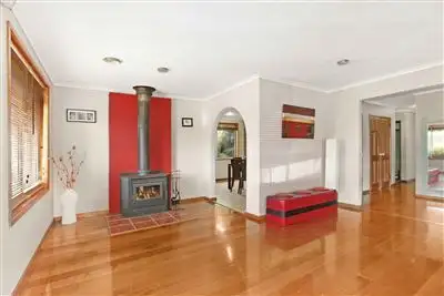 4 Courtnay Place, Epping VIC 3076