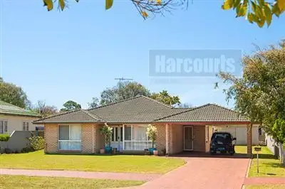 9 Fairbairn Road, Busselton WA 6280