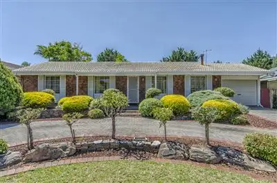 30 Heysen Drive, Trott Park SA 5158