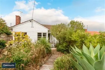 13 Gibbs Street, Newcomb VIC 3219