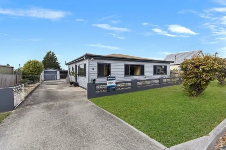 16 Kitchener Avenue, Beauty Point TAS 7270