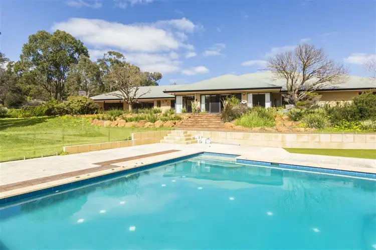 19 Crystal Place, Wattle Grove WA 6107