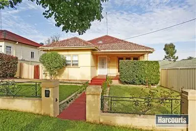 71 Lithgow Street, Campbelltown NSW 2560