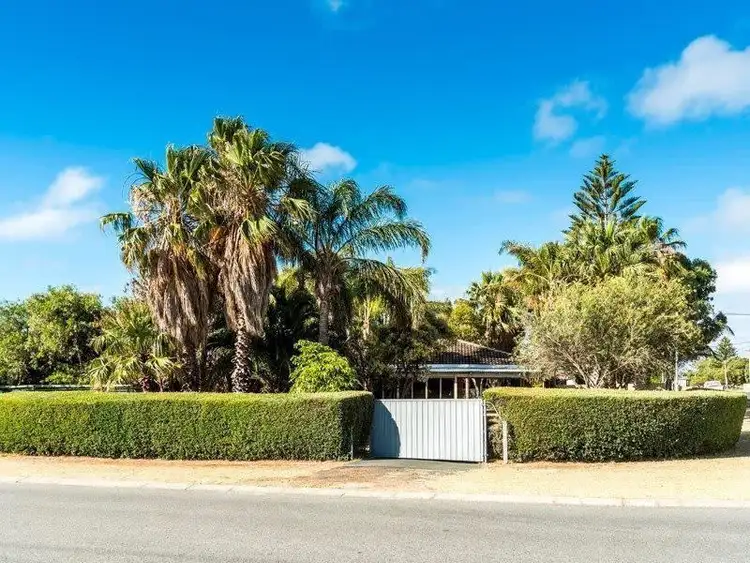 84 Leighton Road, Halls Head WA 6210