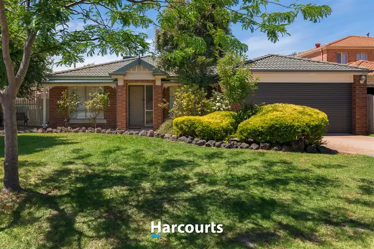 12 Kalastaire Grove, Berwick VIC 3806