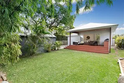 24 Dexter Street, Tennyson QLD 4105