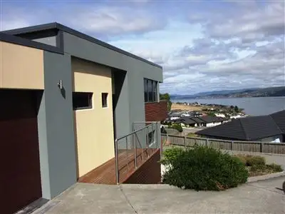 2/698 Oceana Drive, Tranmere TAS