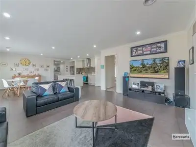 Fourth view of Homely house listing, 5 Samuel Drive, Drouin VIC 3818