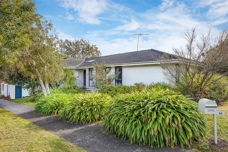 16 Stanley Road, Vermont South VIC 3133