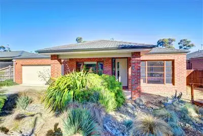 14 Yarra Gum Place, Mount Clear VIC 3350