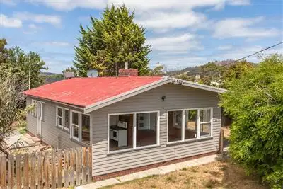 33 South Terrace, Lauderdale TAS 7021