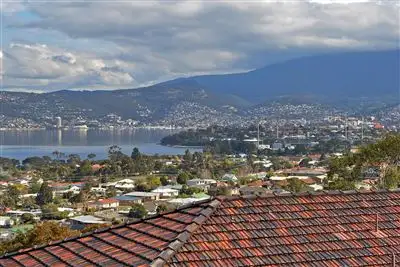 7 Nankoor Crescent, Howrah TAS 7018