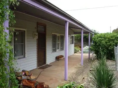 18 Queen Street, St Arnaud North VIC 3478