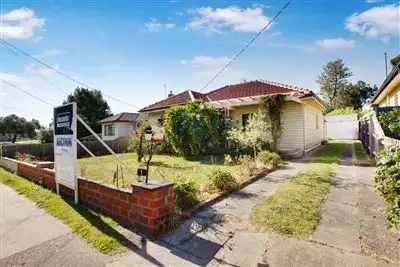 1 Thompson Street, Clayton VIC 3168