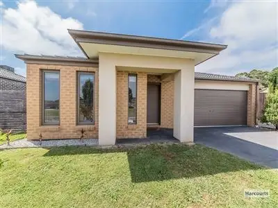 Second view of Homely house listing, 8 Chiswick Crescent, Drouin VIC 3818