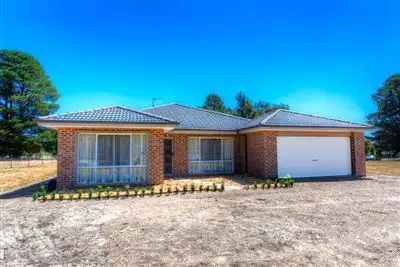13 Woodlands Road, Enfield VIC 3352