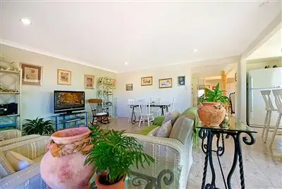 Sixth view of Homely house listing, 4 Montserrat Court, Clear Island Waters QLD